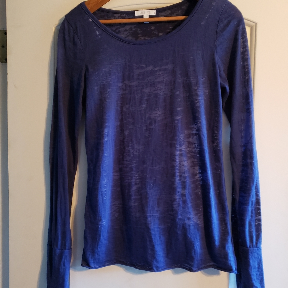Blue long sleeve shir